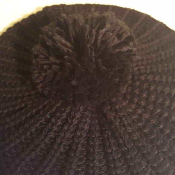 Beautiful Womans Knit Black Beret Tam w/pom pom - Picture 3 of 8